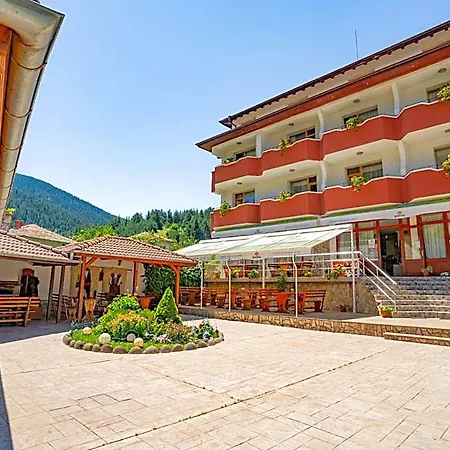 Hotel Yagodina Family Borino